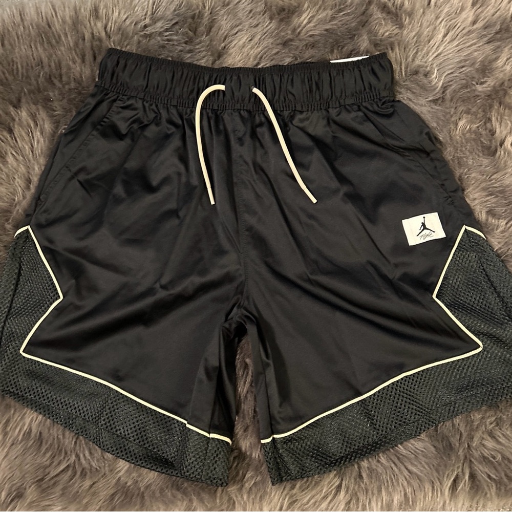 New w/tags Nike Jordan diamond black loose fit basketball shorts sz M